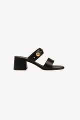 BLACK STUDS COMFY